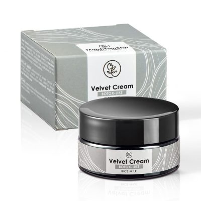 VELVET CREAM - BOTOX LIKE - RICE MILK Match Your Skin Crema Viso ad azione antiage. Per tutti i tipi di pelle Formula Botox-like. Fragranza Rice Milk. Il prodotto è disponibile anche nelle varianti fragrance free e altre profumazioni.